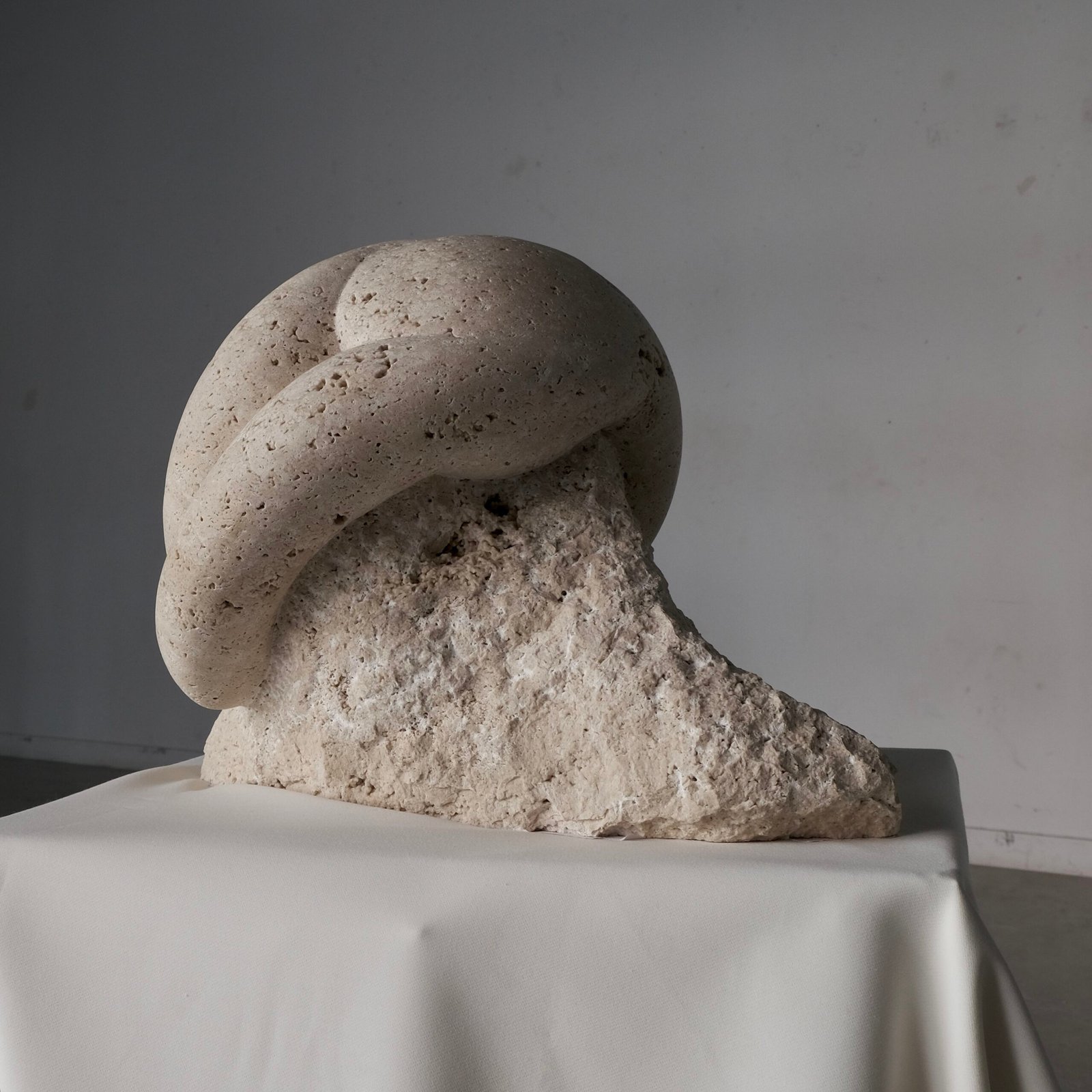 CÓMODA EN LA INCOMODIDAD (2025) - Imagen 5