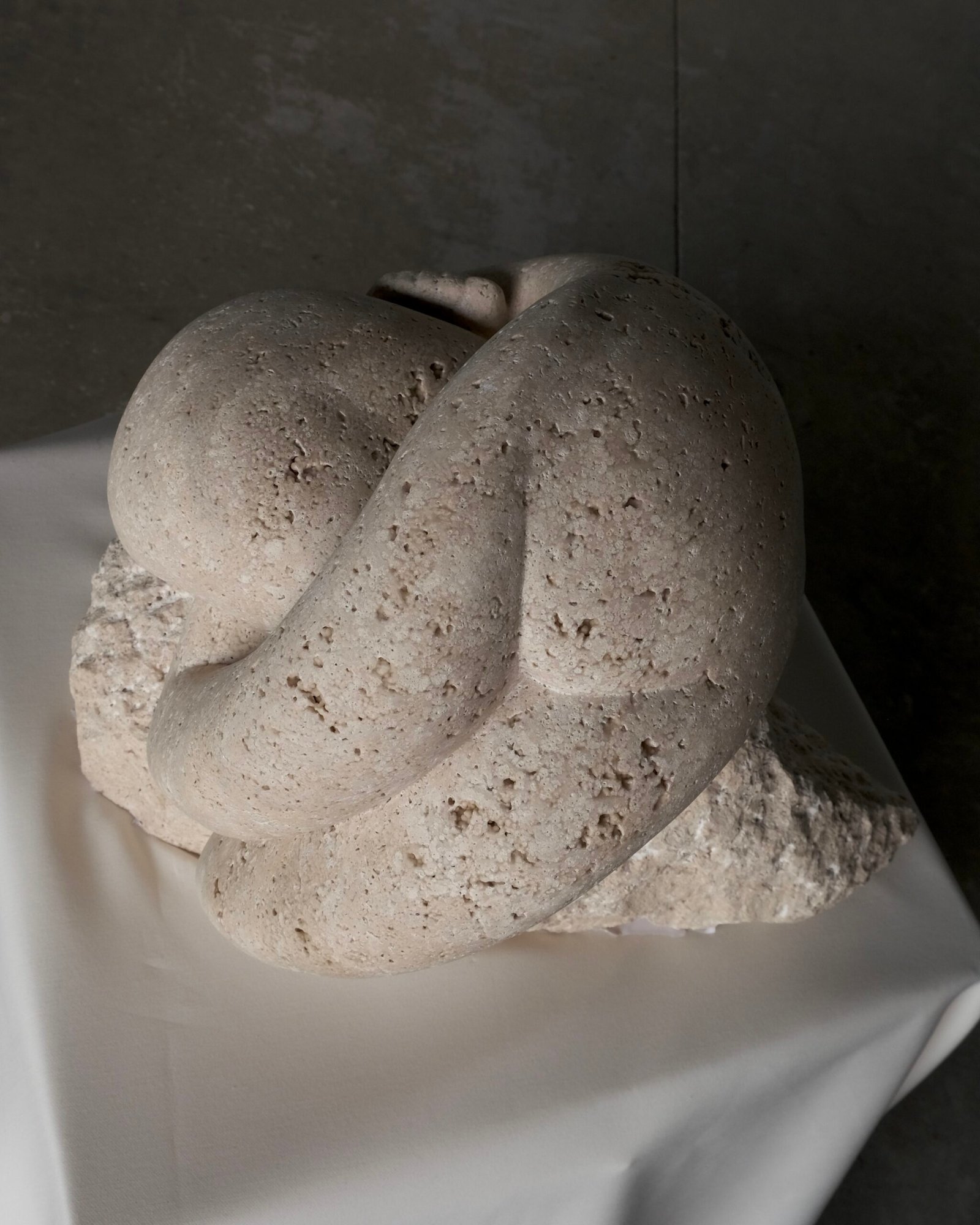 CÓMODA EN LA INCOMODIDAD (2025) - Imagen 6